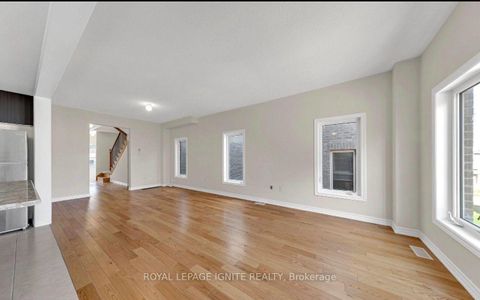 Photo 10 at 1151 Skyridge Boulevard, Rural Pickering, Pickering