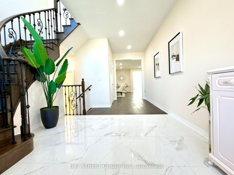 Photo 3 at 3 Manor Hampton Street, Sharon, East Gwillimbury