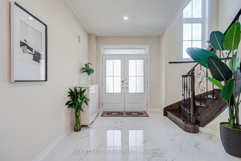 Photo 4 at 3 Manor Hampton Street, Sharon, East Gwillimbury