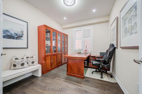 Photo 13 at 3 Manor Hampton Street, Sharon, East Gwillimbury