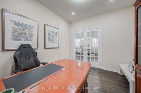 Photo 14 at 3 Manor Hampton Street, Sharon, East Gwillimbury