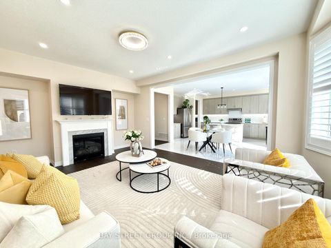 Photo 18 at 3 Manor Hampton Street, Sharon, East Gwillimbury