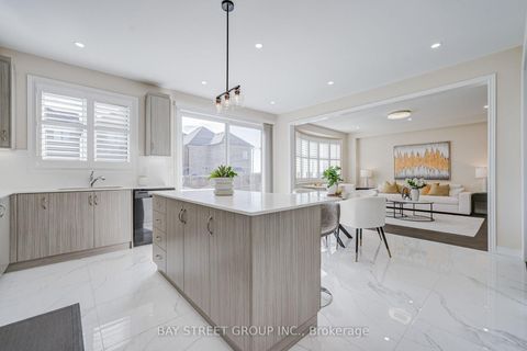 Photo 25 at 3 Manor Hampton Street, Sharon, East Gwillimbury