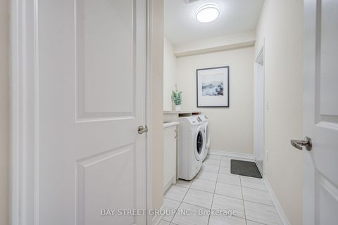 Photo 29 at 3 Manor Hampton Street, Sharon, East Gwillimbury