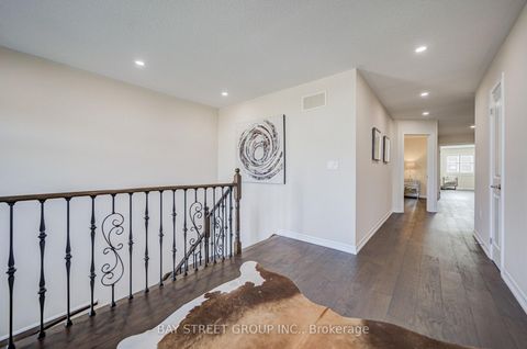 Photo 33 at 3 Manor Hampton Street, Sharon, East Gwillimbury