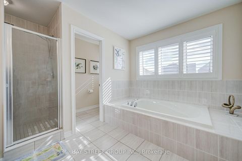 Photo 37 at 3 Manor Hampton Street, Sharon, East Gwillimbury
