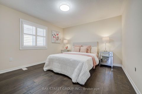 Photo 44 at 3 Manor Hampton Street, Sharon, East Gwillimbury
