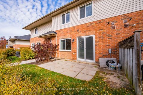 Photo 4 at 43 - 1 Testa Road, Uxbridge