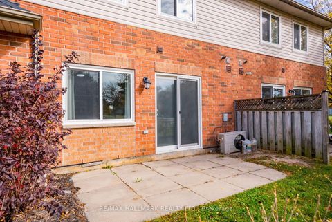 Photo 5 at 43 - 1 Testa Road, Uxbridge