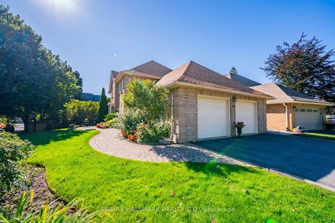 Photo 2 at 29 Longwater Chase, Unionville, Markham
