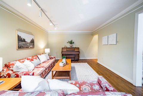 Photo 8 at 29 Longwater Chase, Unionville, Markham