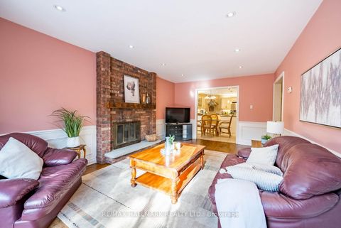 Photo 11 at 29 Longwater Chase, Unionville, Markham