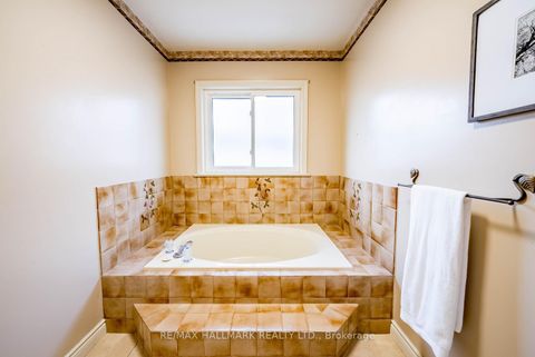 Photo 21 at 29 Longwater Chase, Unionville, Markham