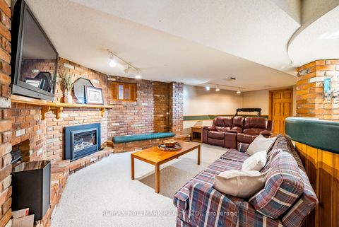 Photo 30 at 29 Longwater Chase, Unionville, Markham