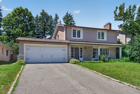 Photo 1 at 215 Grandview Avenue, Grandview, Markham