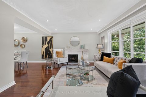 Photo 2 at 215 Grandview Avenue, Grandview, Markham