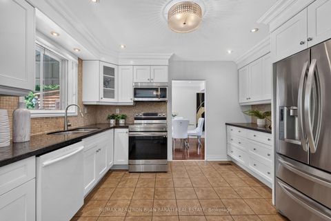 Photo 12 at 215 Grandview Avenue, Grandview, Markham