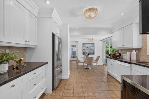Photo 14 at 215 Grandview Avenue, Grandview, Markham