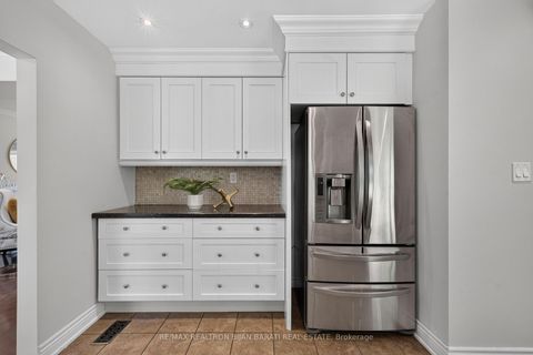 Photo 15 at 215 Grandview Avenue, Grandview, Markham