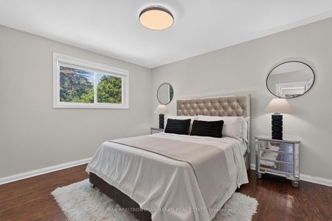 Photo 29 at 215 Grandview Avenue, Grandview, Markham