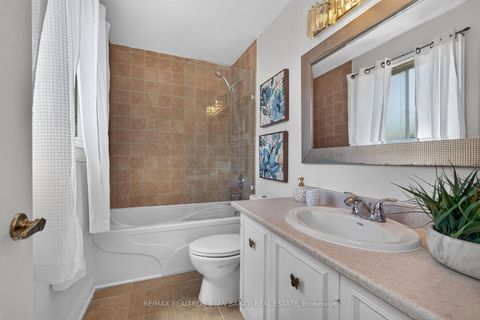 Photo 30 at 215 Grandview Avenue, Grandview, Markham