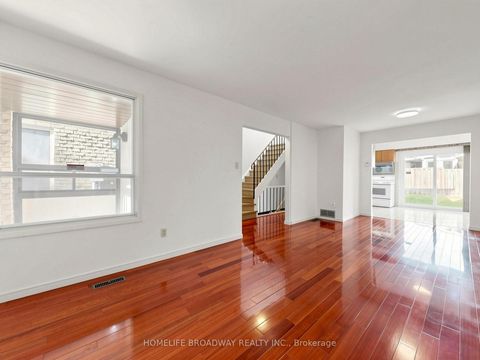 Photo 5 at 28 Appleby Crescent, Milliken Mills West, Markham
