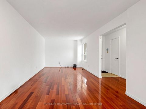 Photo 6 at 28 Appleby Crescent, Milliken Mills West, Markham