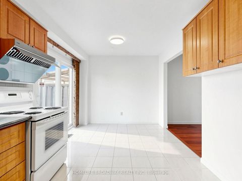 Photo 9 at 28 Appleby Crescent, Milliken Mills West, Markham