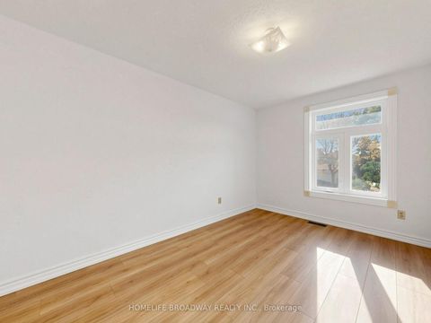 Photo 18 at 28 Appleby Crescent, Milliken Mills West, Markham