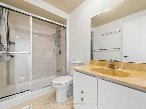 Photo 20 at 28 Appleby Crescent, Milliken Mills West, Markham