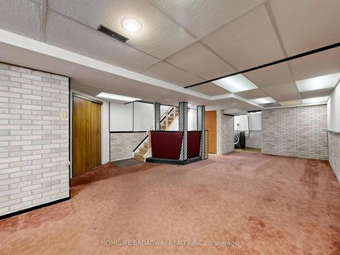 Photo 21 at 28 Appleby Crescent, Milliken Mills West, Markham