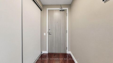 Photo 14 at 606 - 70 Distillery Lane, Waterfront Communities C8, Toronto