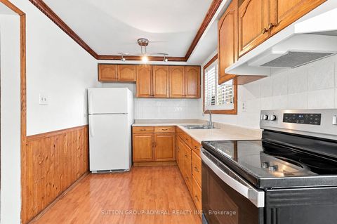 Photo 12 at 27 - 21 Chester Le Boulevard, L'Amoreaux, Toronto