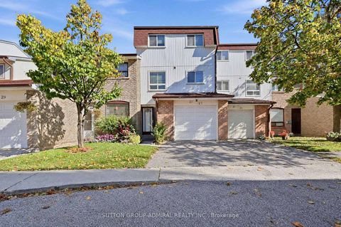 Photo 21 at 27 - 21 Chester Le Boulevard, L'Amoreaux, Toronto