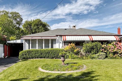 Photo 2 at 8 Wallbridge Court, Willowdale West, Toronto