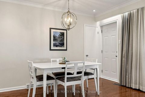 Photo 5 at 8 Wallbridge Court, Willowdale West, Toronto