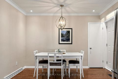 Photo 6 at 8 Wallbridge Court, Willowdale West, Toronto