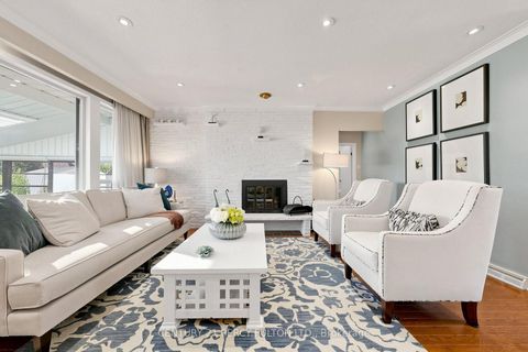 Photo 7 at 8 Wallbridge Court, Willowdale West, Toronto