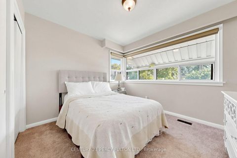 Photo 19 at 8 Wallbridge Court, Willowdale West, Toronto
