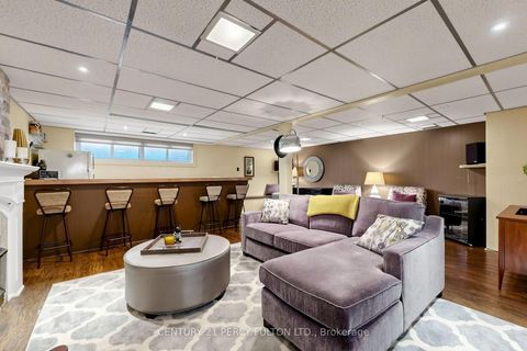 Photo 23 at 8 Wallbridge Court, Willowdale West, Toronto
