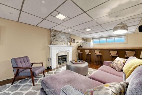 Photo 24 at 8 Wallbridge Court, Willowdale West, Toronto