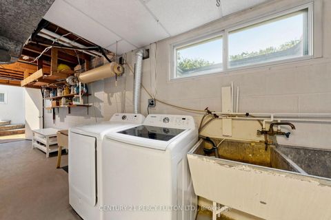 Photo 30 at 8 Wallbridge Court, Willowdale West, Toronto